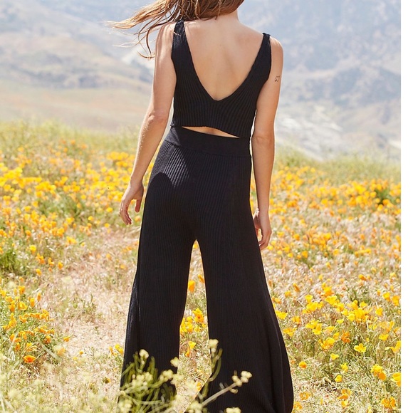 NEW FREE PEOPLE Black Rib Knit Set Open Lace-up Crop Top & Flowy Wide Leg Pants - Picture 3 of 6